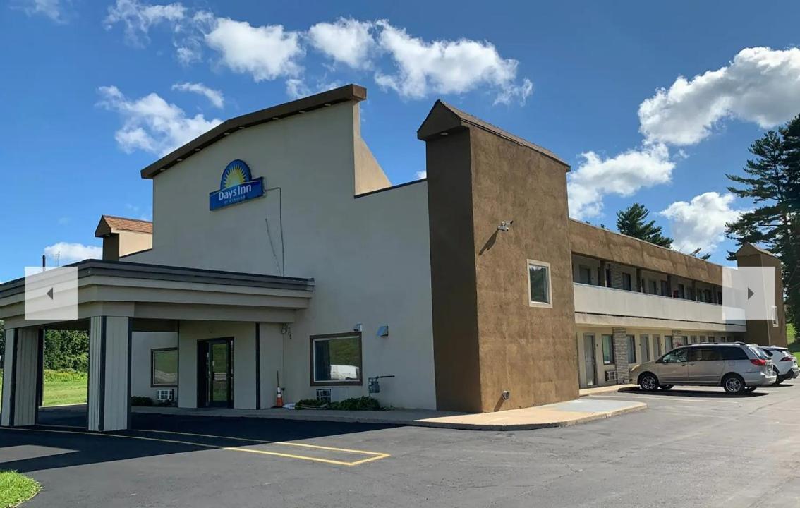 Days Inn By Wyndham Bellville Mansfield Экстерьер фото