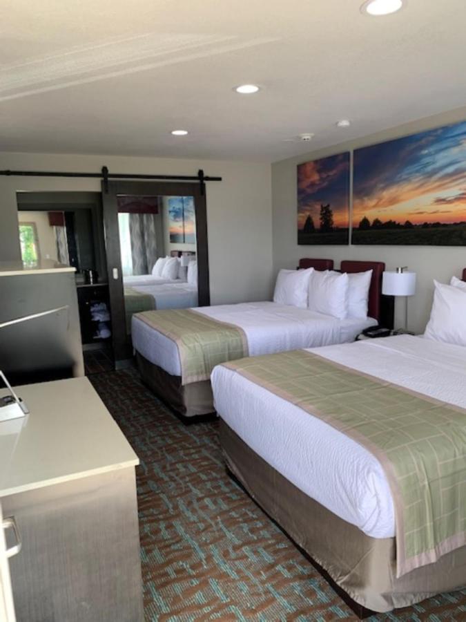 Days Inn By Wyndham Bellville Mansfield Экстерьер фото